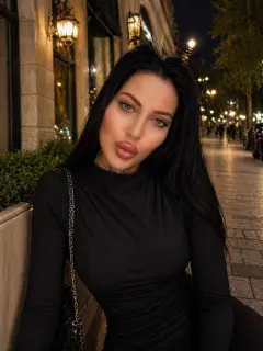 Zeynep Zuhal İstanbul’dan